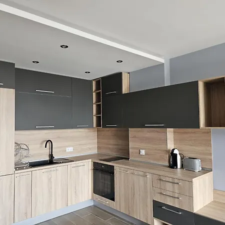 Europroperties Skyline Apartment